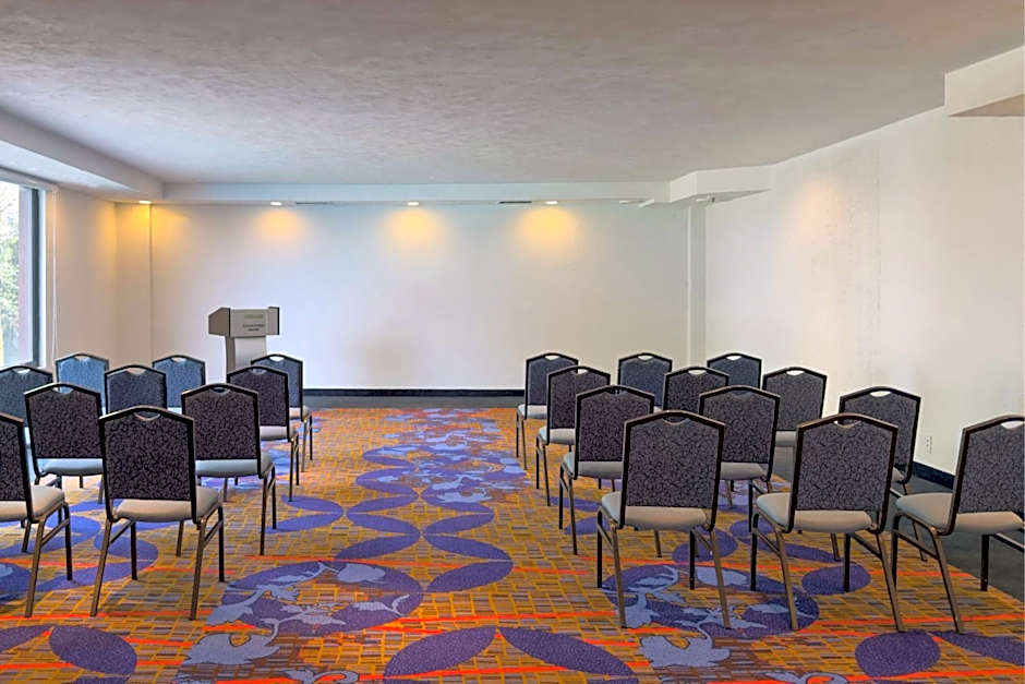 Courtyard by Marriott Toluca Airport