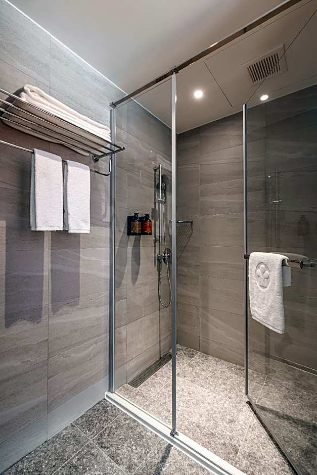 Lakeshore Hotel Tainan