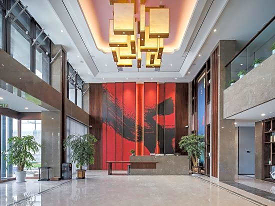 Binhai Station Hotel