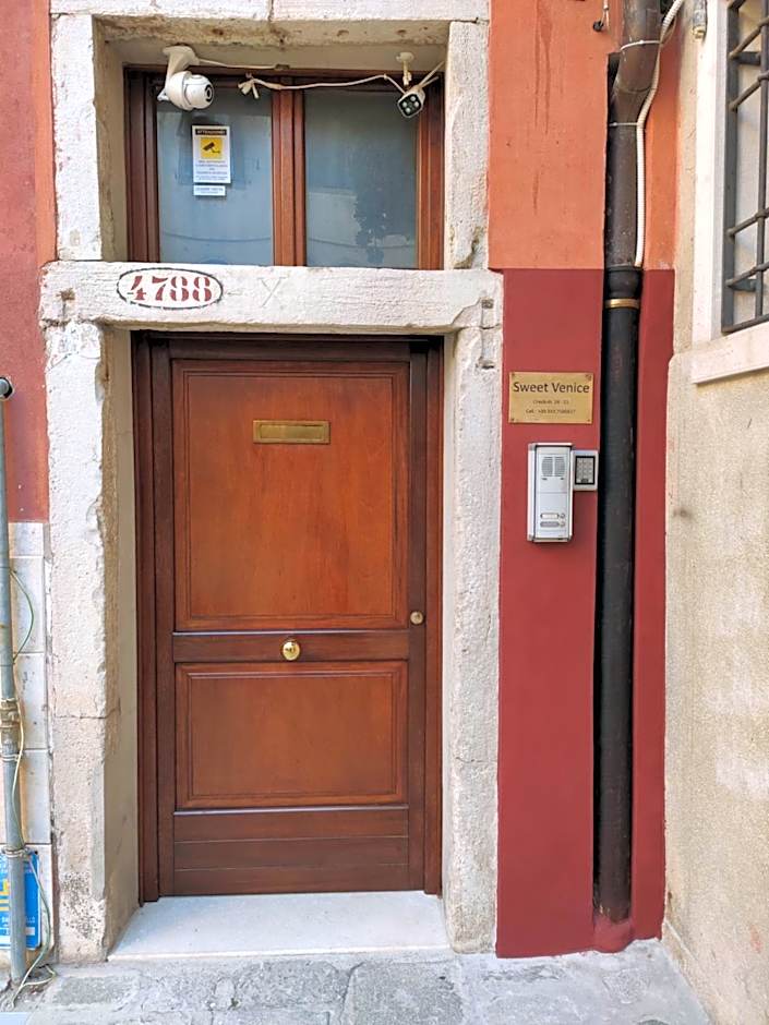 Sweet Venice - checkin at "Alloggi SS Giovanni e Paolo"