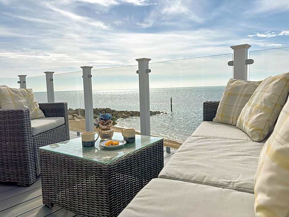 Europa Willow Pitch 29 Creek Caravan Park dog friendly