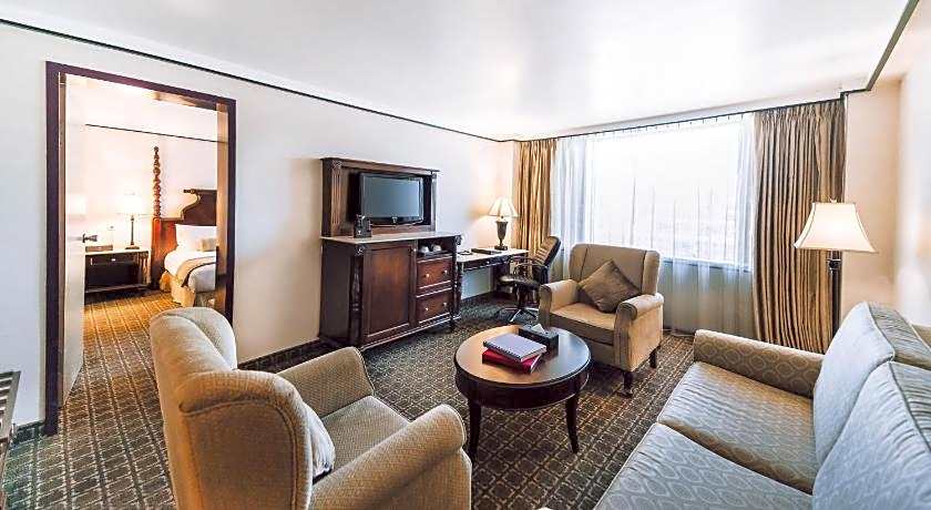 Chinggis Khaan Hotel