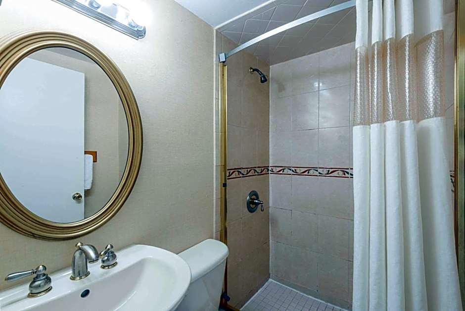 Howard Johnson by Wyndham Hartford South - Rocky Hill