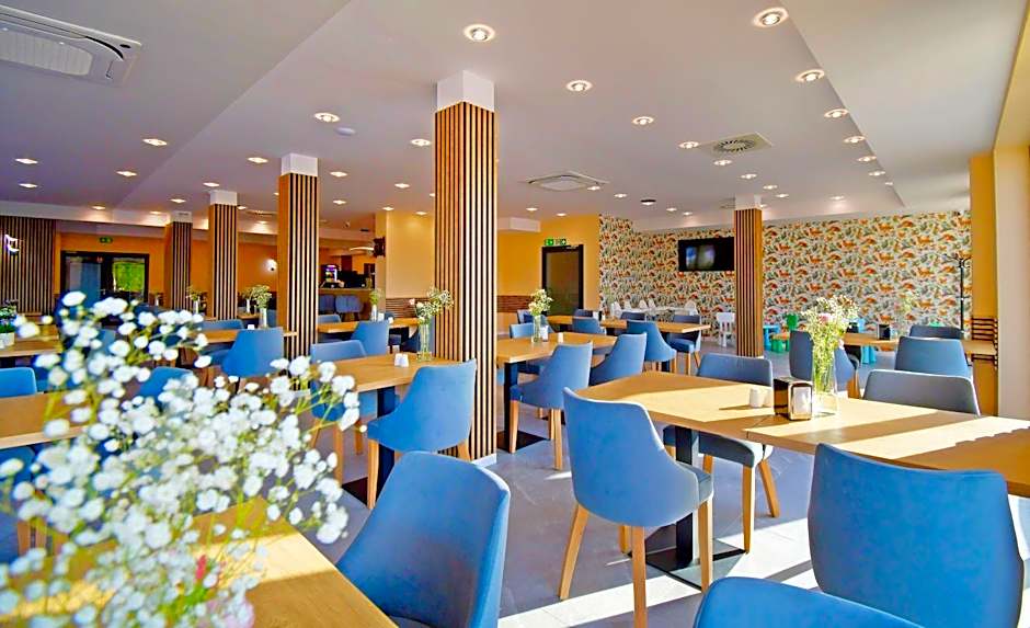 Hotel i Apartamenty Gorzelanny Dźwirzyno