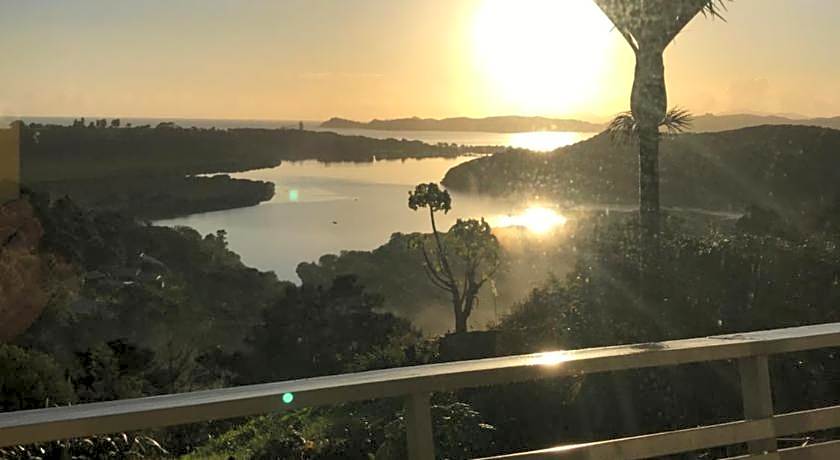 Bay Water Views Bed & Breakfast