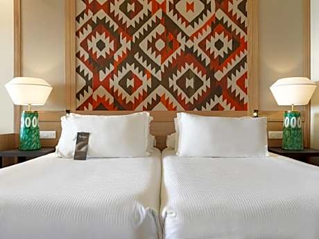 Double Room with Sea view (2 Adults + 1 Child )