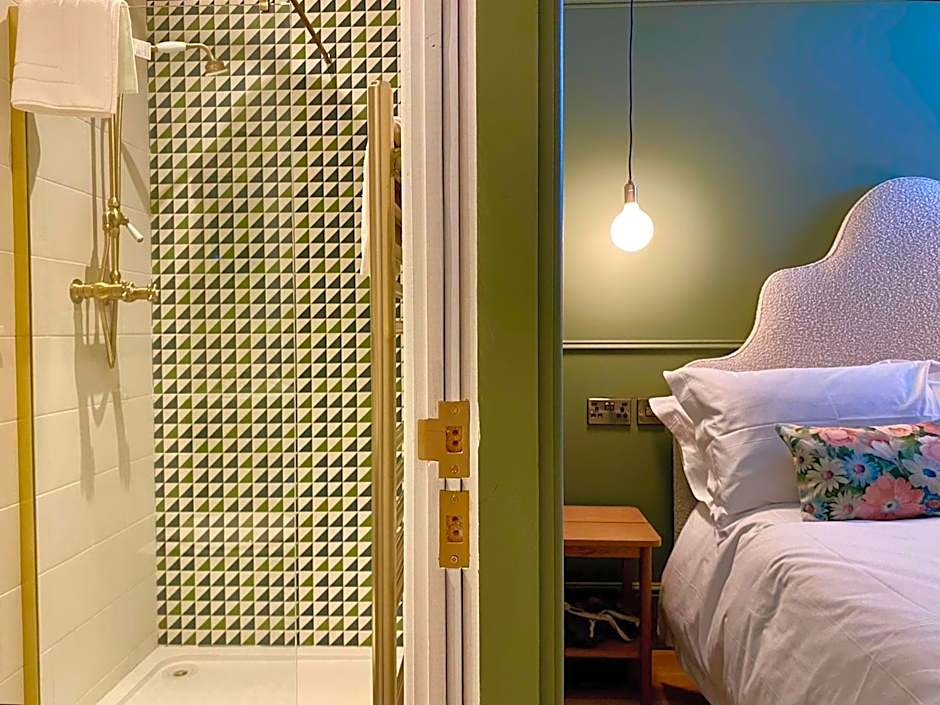 Railway House York by Chateau Anna