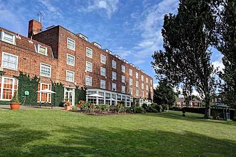 Best Western Homestead Court Hotel