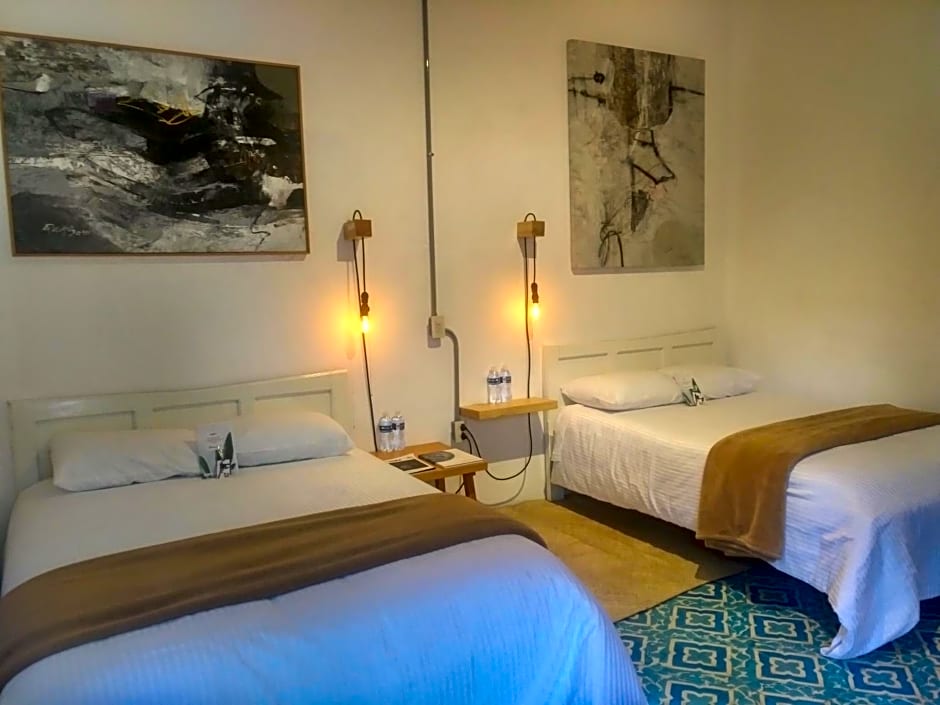 La Tozi Hotel