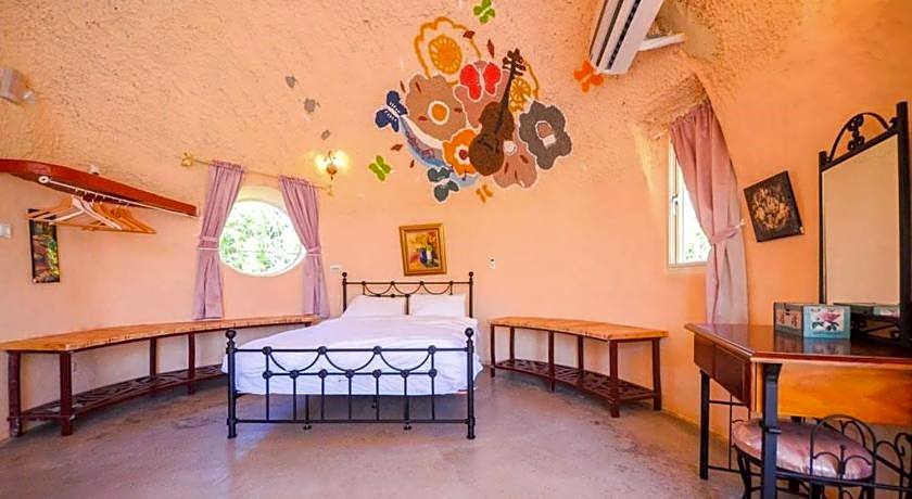 HI-BI Outer Space House BnB