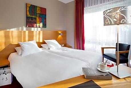 Twin Room with Shower