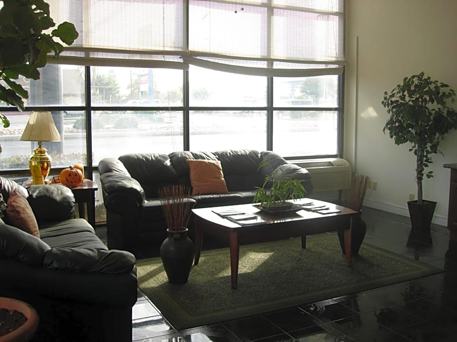 Bakersfield Inn & Suites
