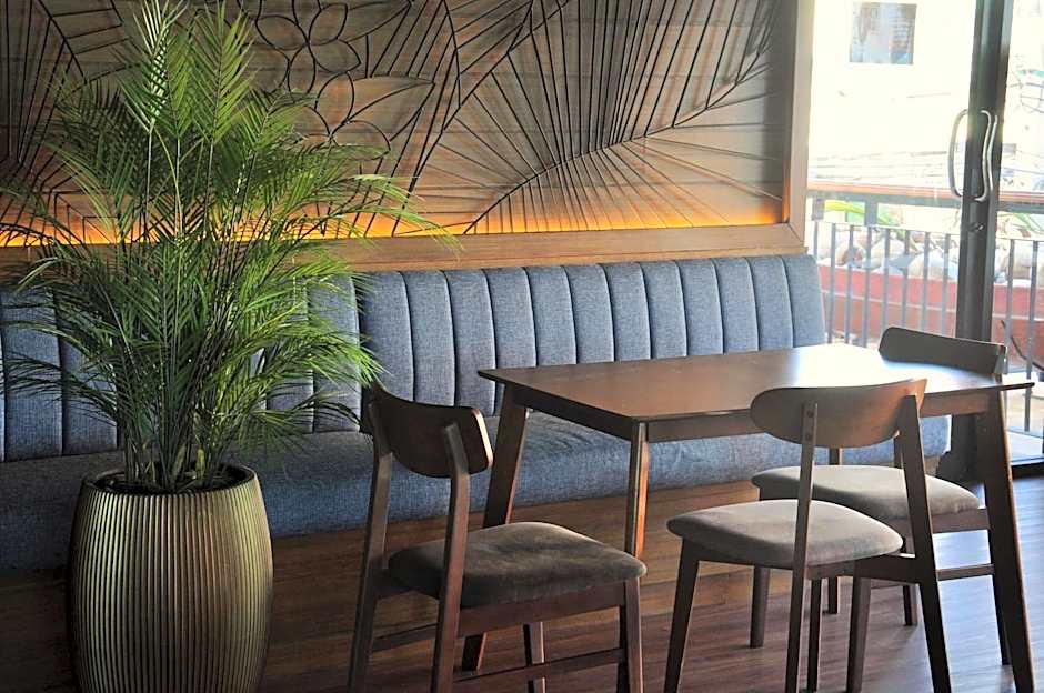 The Bedrooms Maeklong and Services Apartment