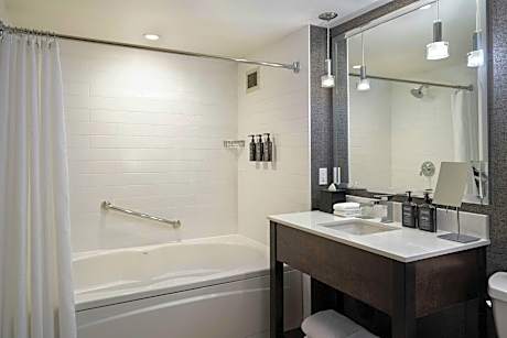 1 Bedroom Larger Suite, 1 King, Sofa bed