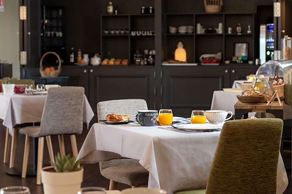 Logis Hotel Tante Yvonne & son restaurant semi-gastronomique - Lyon Nord