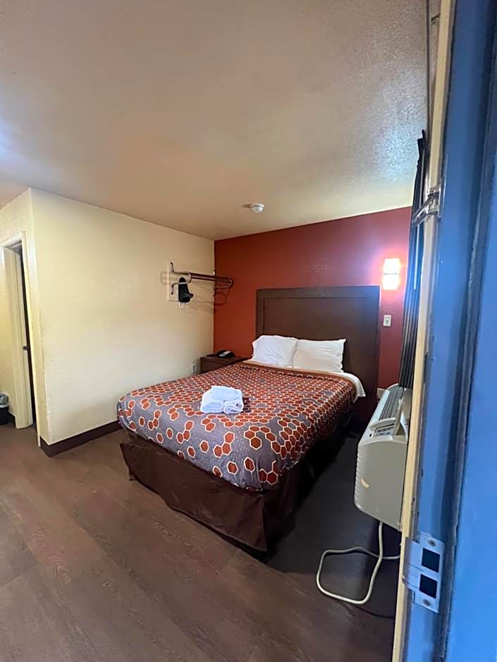 Relax Inn & Suites