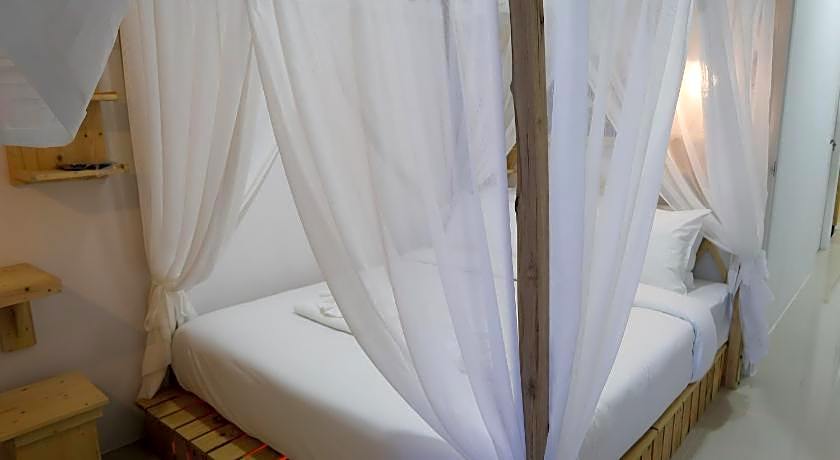 Baan URT Suratthani Airport Hotel