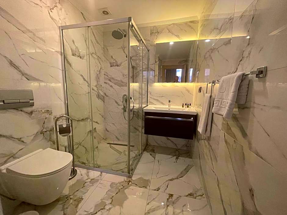 Le Luxe Suites Hotel