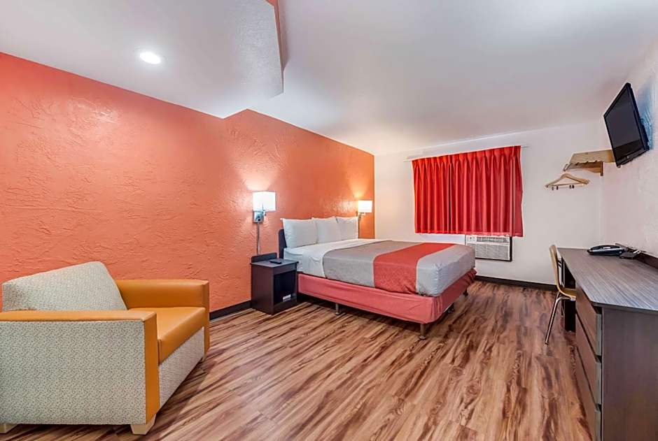 Motel 6-Saint Paul, MN - I-94