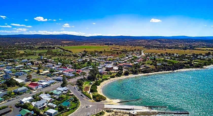 Amoshouse & Swansea Ocean Villas