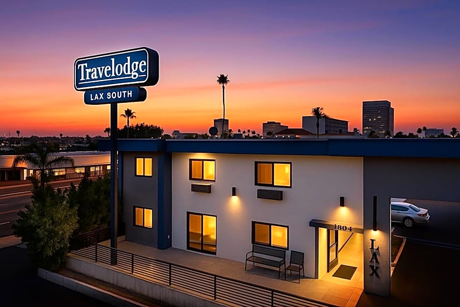 Travelodge by Wyndham LAX South