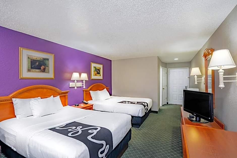 La Quinta Inn & Suites by Wyndham El Dorado