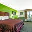 Days Inn & Suites by Wyndham Wichita