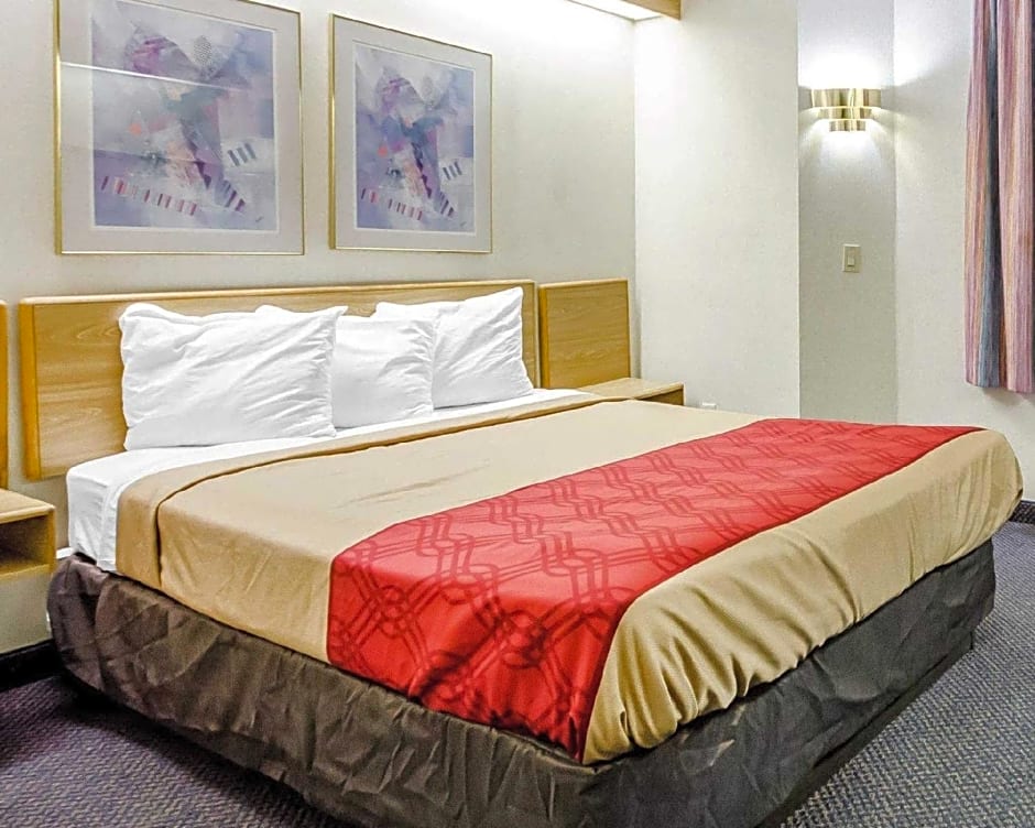 Econo Lodge London North