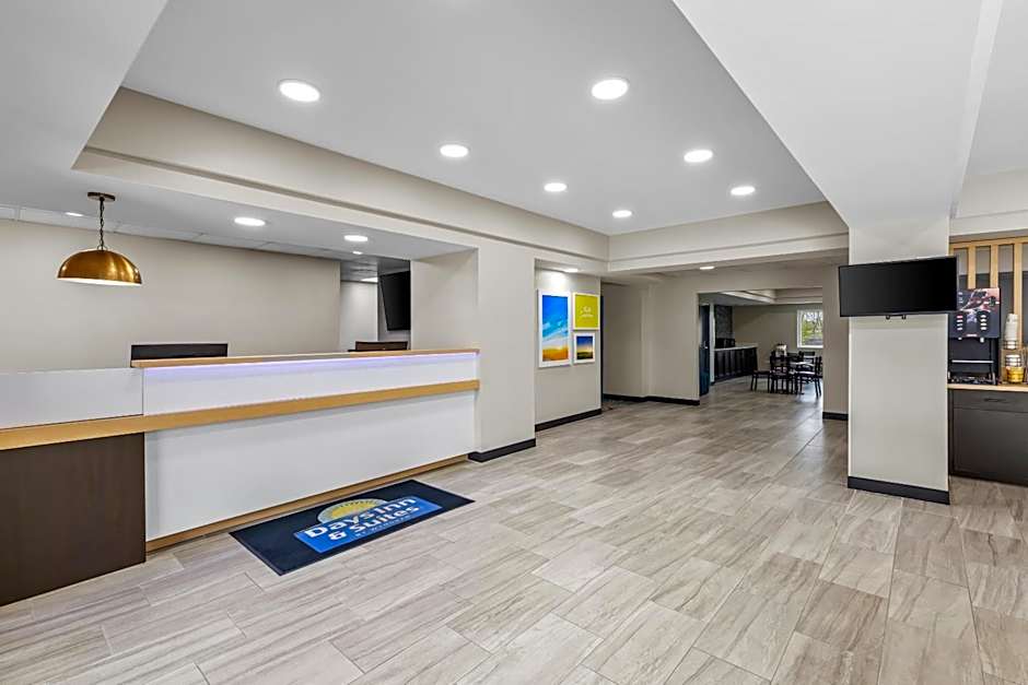 Days Inn & Suites by Wyndham Union City