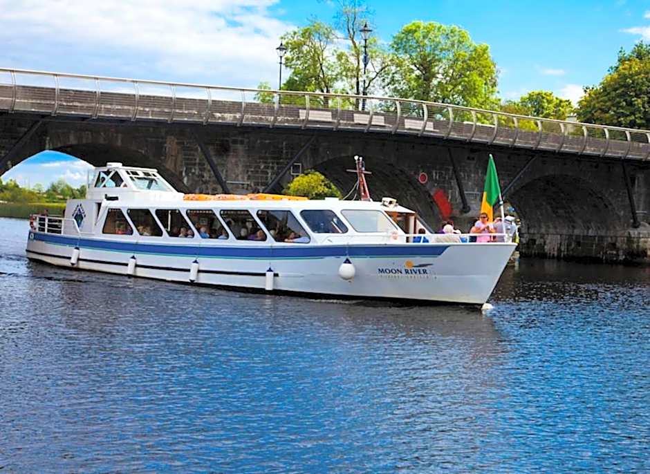 Carrick Plaza Suites and Apartments