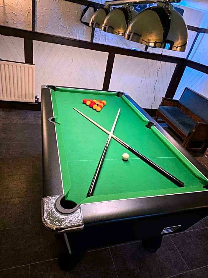 Ye Olde Bowling Green Inn