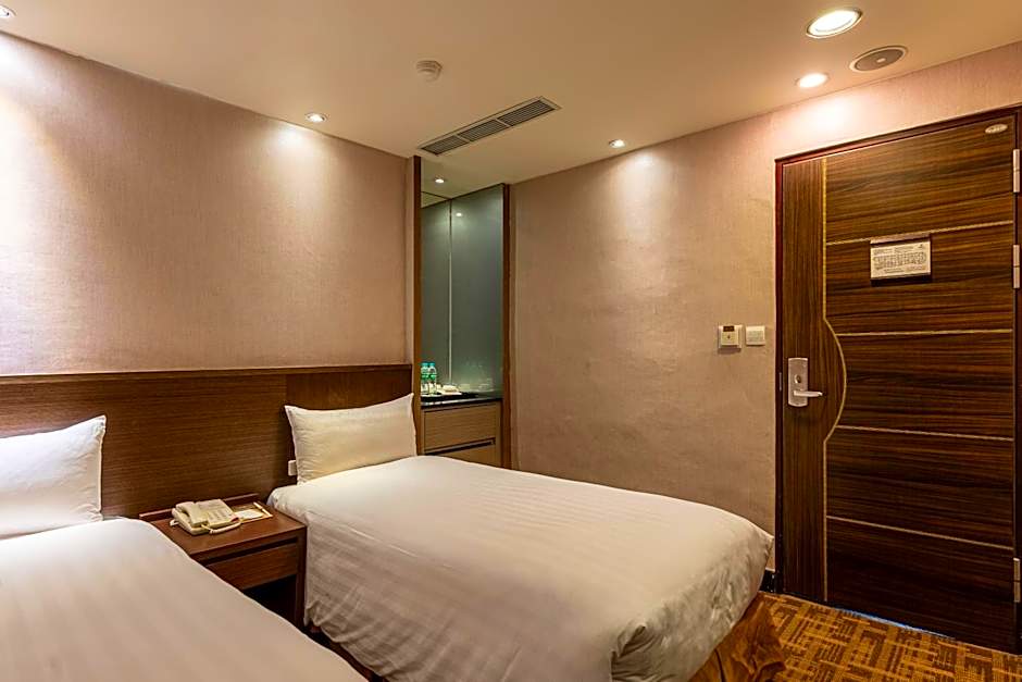 Photo 1 of 9 of Standard 2 Beds, Windowless