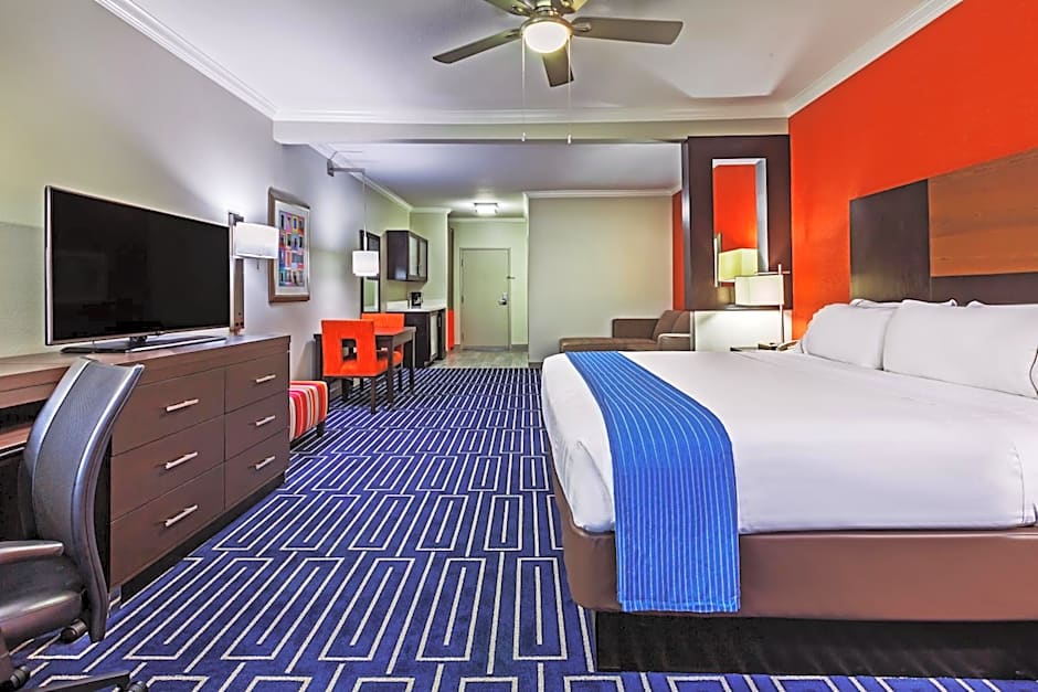 Holiday Inn Express & Suites Houston East, by IHG