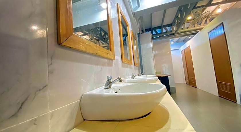 A Plus Lipe Hotel