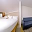 Holiday Inn Express & Suites San Diego Otay Mesa By IHG