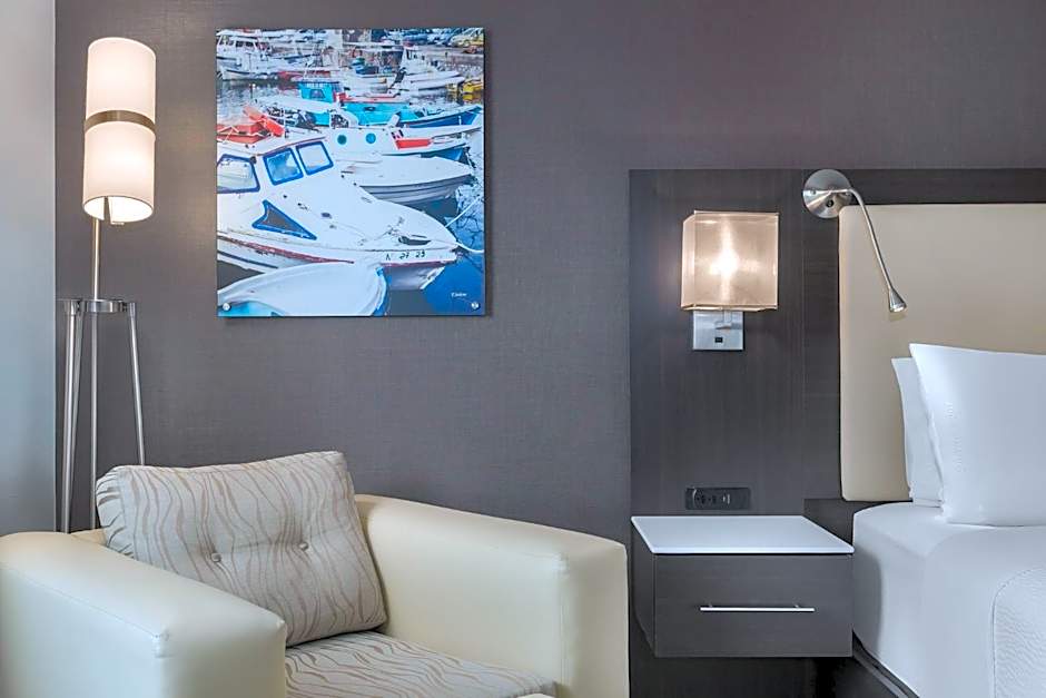 Holiday Inn Express & Suites Cold Lake By IHG