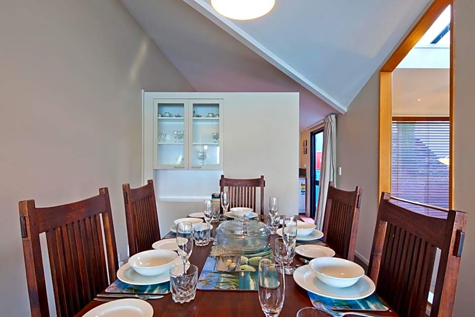 Spinnaker Bay Apartments