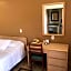 Toppers Motel