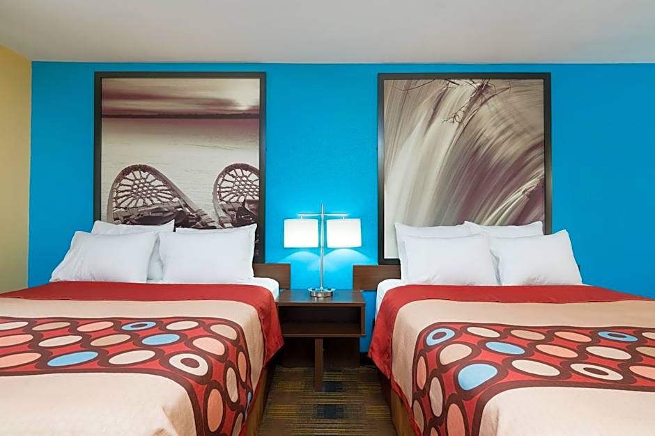 Super 8 by Wyndham Rochester Mayo Clinic Area