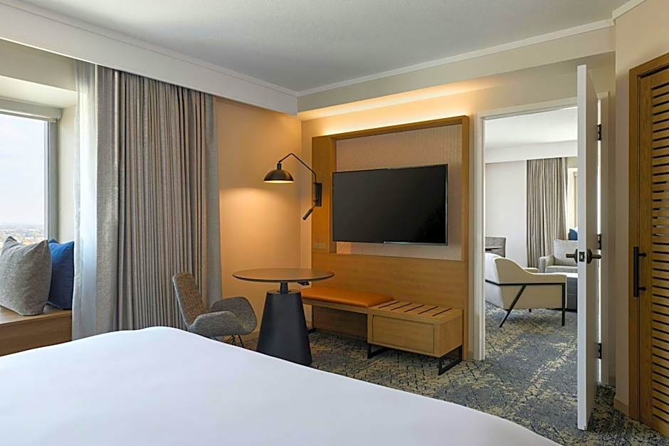 Sheraton Grand Sacramento Hotel