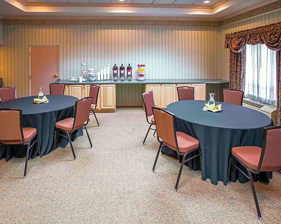 Comfort Suites University Area