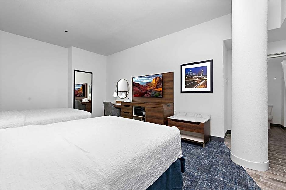 Hampton Inn By Hilton Kansas City Downtown Financial District, MO