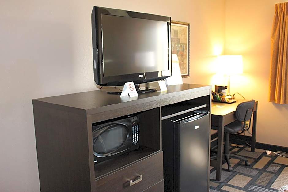 Days Inn by Wyndham Watertown