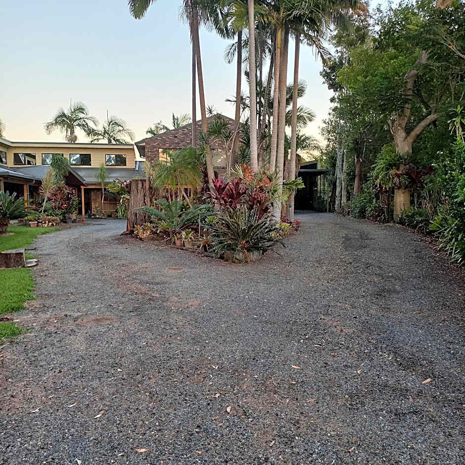 Emerald Tropical Palms B & B
