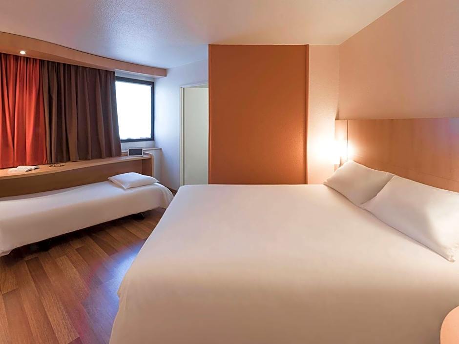 ibis Angers Centre Chateau