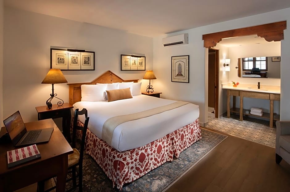 Piñon Court by La Fonda