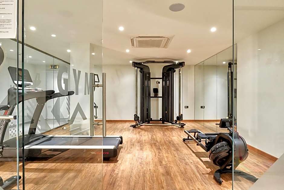 White Olive Elite Laganas