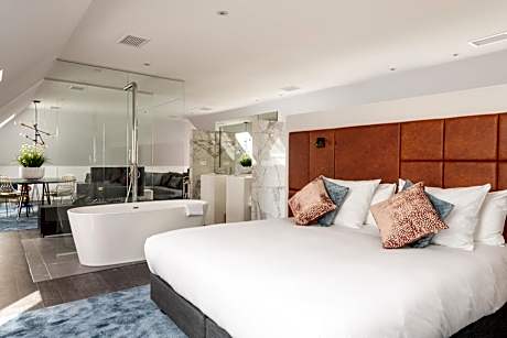 LOFT