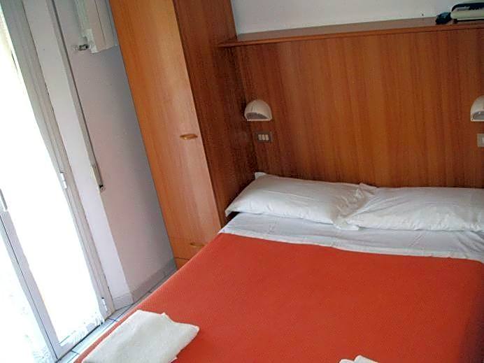 Hotel Annarita-mezza pensione plus- spiaggia inclusa