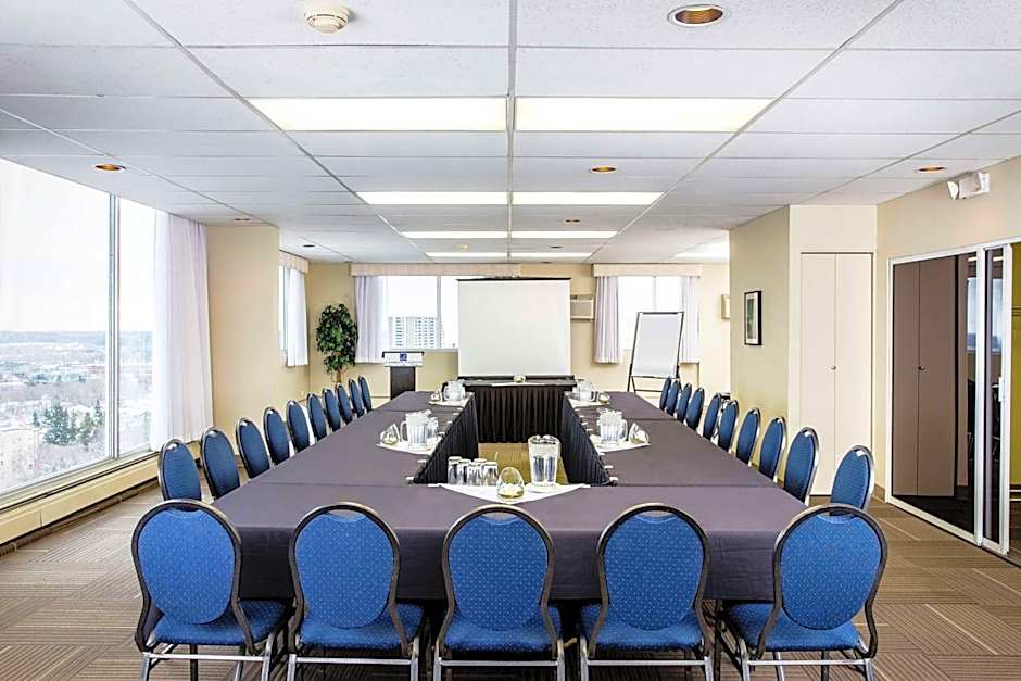 Campus Tower Suite Hotel